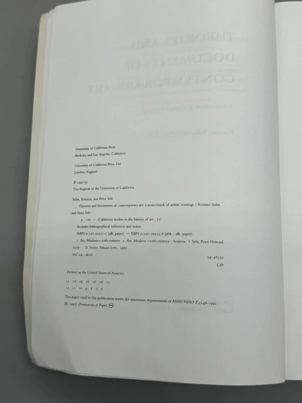 Living While Black & Theories And Documents Of Contemporary Art Books 1996 Engli